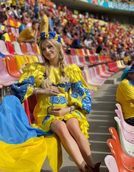 «23 дитини вдома. А ми куди?»: дружини футболістів збірної України прорвалися в Рим на матч Євро-2020