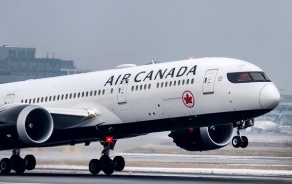 На рейсах Air Canada появилась возможность смотреть фильмы на украинском