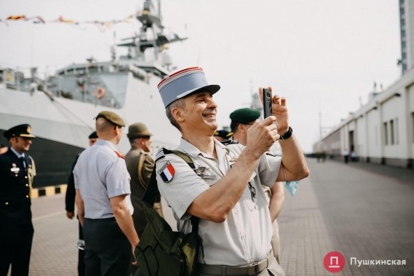 Полный порт «смертельной красоты», Зеленский и самолёты: как на Одесском морвокзале день ВМС отмечали