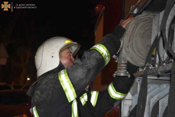 В центре Одессы произошел пожар в 3-этажке: эвакуировали 10 человек. Фото