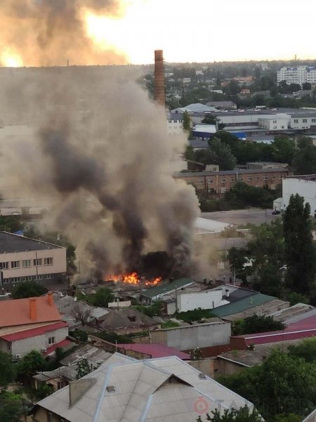 На Балковской загорелось заброшенное нежилое здание 