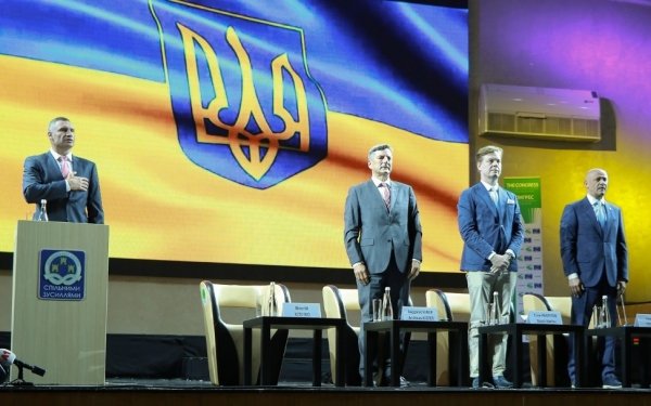 Труханов похвалил децентрализацию на большой встрече мэров в Одессе 