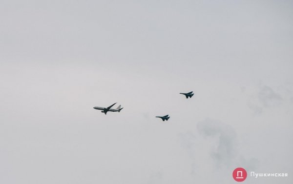 Полный порт «смертельной красоты», Зеленский и самолёты: как на Одесском морвокзале день ВМС отмечали