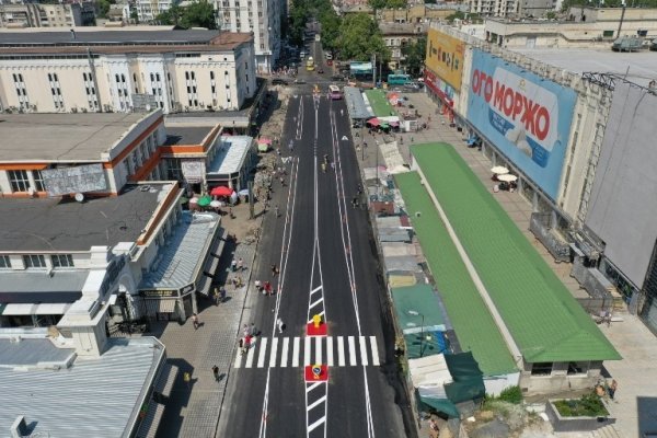 Обновлённая Екатерининская: новый светофор, переходы, островки безопасности и никаких цветочников