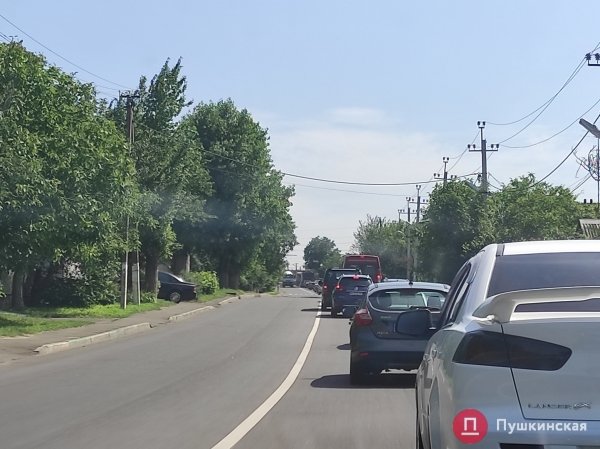 Все на море: трасса Одесса — Черноморск не справилась с количеством авто и замерла в пробке. Фото