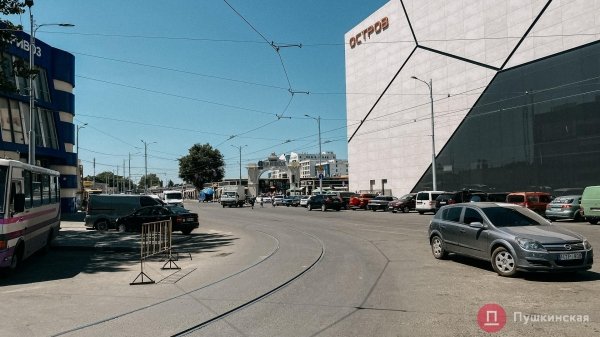 Закрытую Екатерининскую у «Привоза» таки намерены ремонтировать: когда откроют проезд. Фото