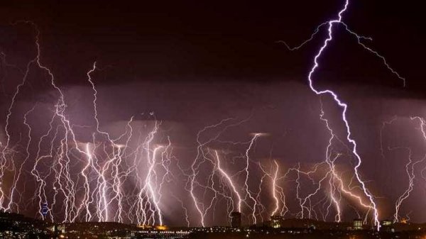 В Украине грозовой фронт переместится на юго-восток