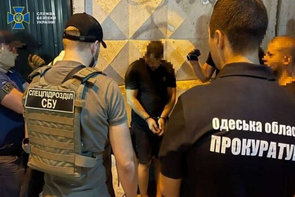 Молдованин с подручными «ставили на счётчик» одесских бизнесменов