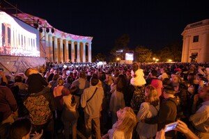 Атмосфера летней Одессы: у Воронцовской колоннады состоялся грандиозный open-air