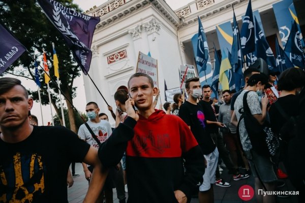 «Жить свободно, жить без страха»: как в Одессе прошел ЛГБТ-прайд. Фоторепортаж