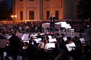 Атмосфера летней Одессы: у Воронцовской колоннады состоялся грандиозный open-air