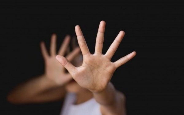 В Черкассах спасают шестилетнего мальчика, над которым несколько дней издевались