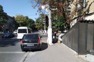 Штрафы не напугали: свежая фотоподборка наглых водителей в Одессе
