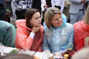Богатый стол, песни и танцы: как на Молдаванке День города отмечали