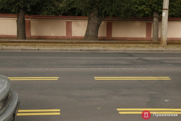 На Люстдорфской дороге появилась, но пока не заработала «реверсивная» разметка. Фото