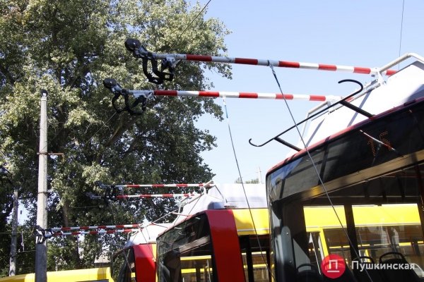 В Одессе презентовали 3 самодельных электробуса, которые скоро выйдут на новый городской маршрут. Фото