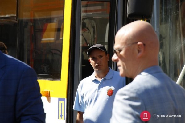 В Одессе презентовали 3 самодельных электробуса, которые скоро выйдут на новый городской маршрут. Фото