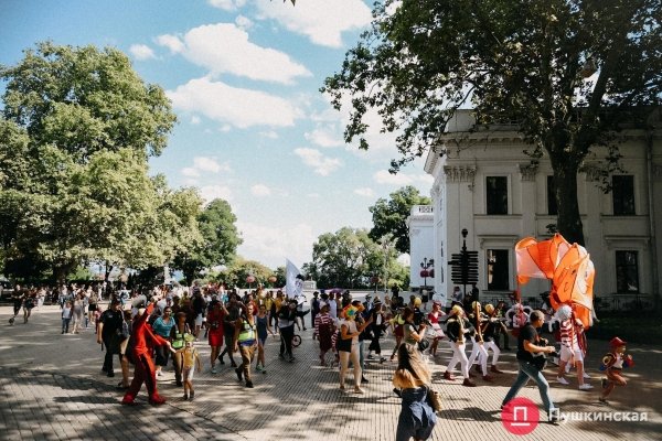В Одессе прошел парад клоунов — как это было. Фоторепортаж