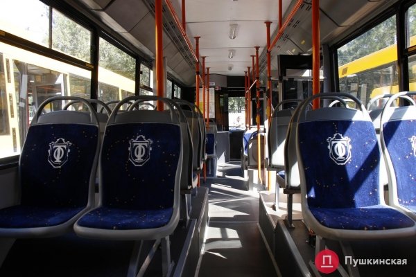 В Одессе презентовали 3 самодельных электробуса, которые скоро выйдут на новый городской маршрут. Фото