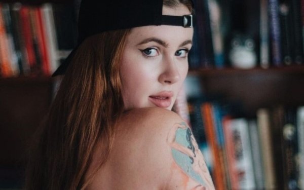 Дочь Бейсингер и Болдуина в бикини показала фигуру без фотошопа