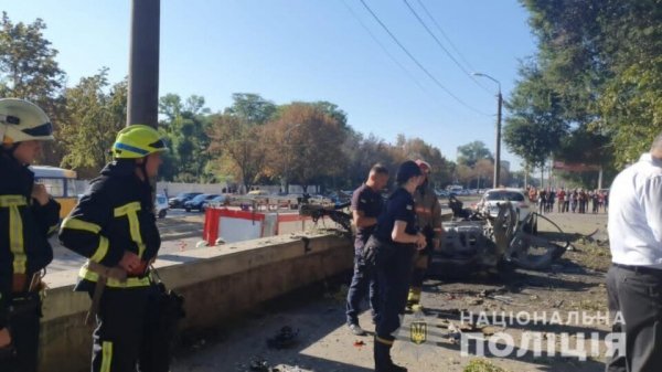 В Днепре взорвался автомобиль: сообщают о заказном убийстве и террористическом акте