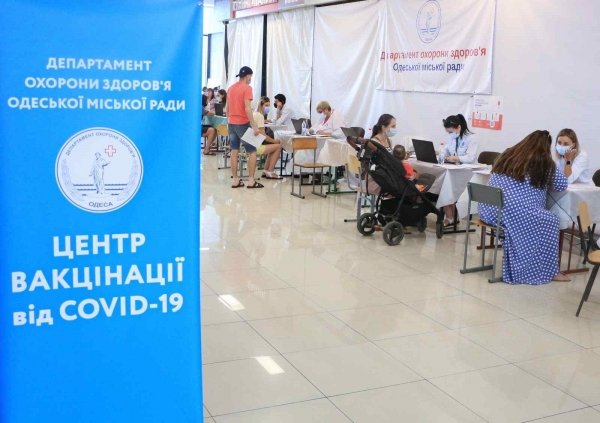 Вакцинальный бум: одесситов призывают записываться перед походом за прививкой от коронавируса. Адреса пунктов