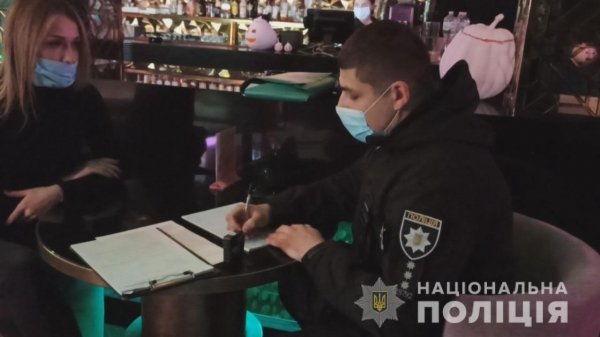 Одесские полицейские за день выписали 92 штрафа за нарушение правил карантина 