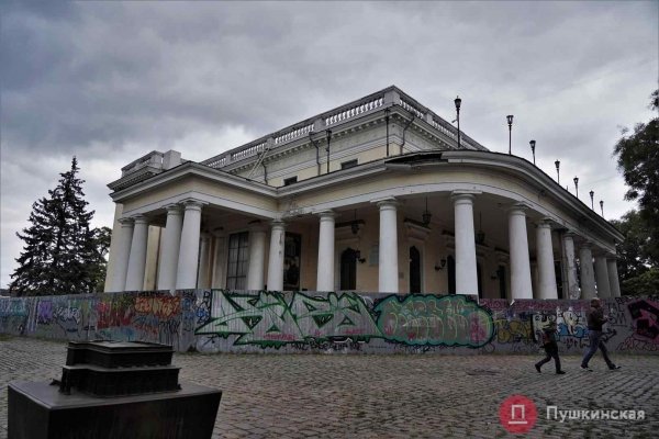 Разваливающийся Воронцовский дворец: печальная «внешность» и надежда на ремонт. Фото