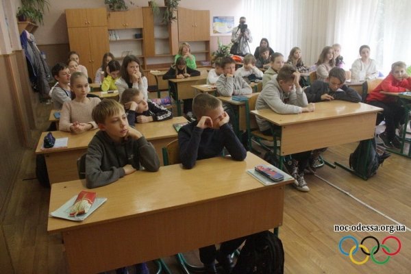Стрельба из лука. Чемпионка Украины провела олимпийский урок для учеников одесской школы