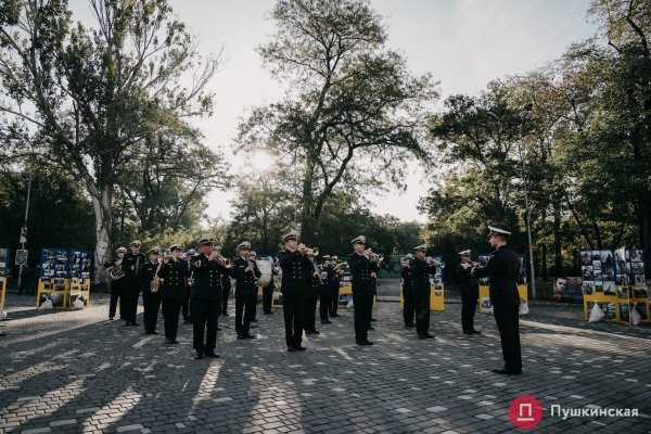 В Одессе почтили памятников защитников Украины. Фоторепортаж