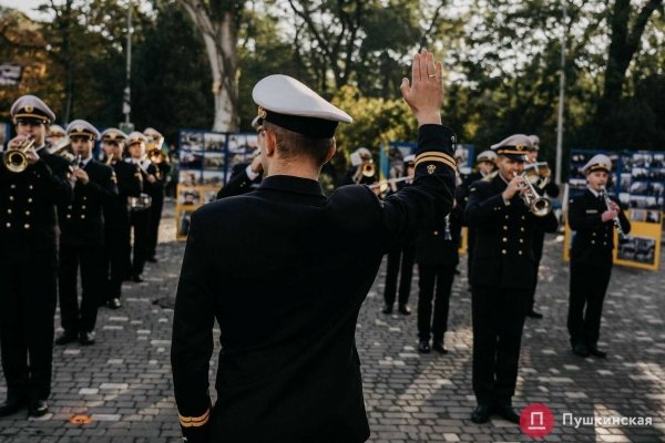 В Одессе почтили памятников защитников Украины. Фоторепортаж