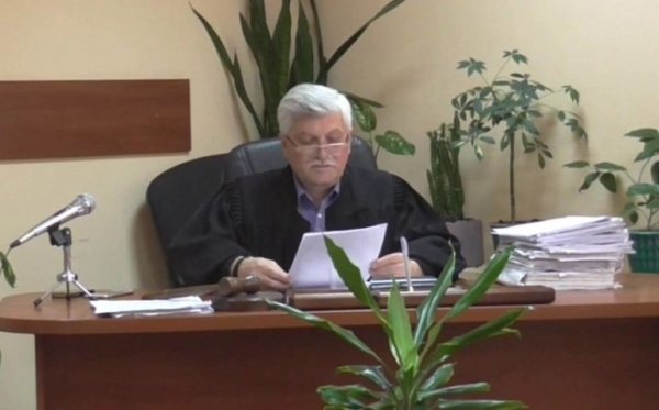 Верховный суд оставил одесского судью за решёткой