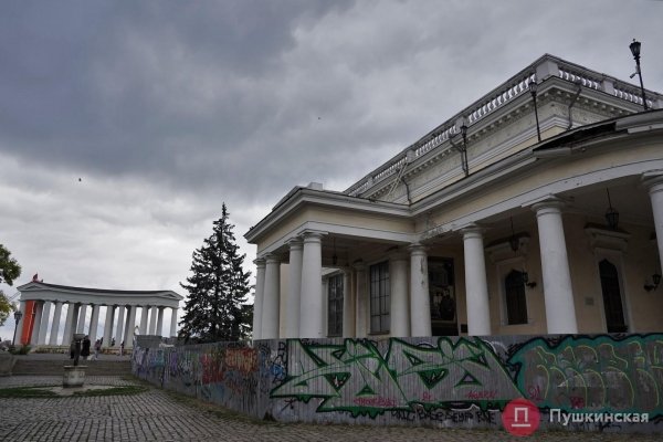 Разваливающийся Воронцовский дворец: печальная «внешность» и надежда на ремонт. Фото