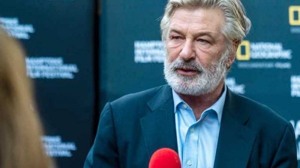 Алек Болдуин на съемках фильма застрелил оператора-украинку