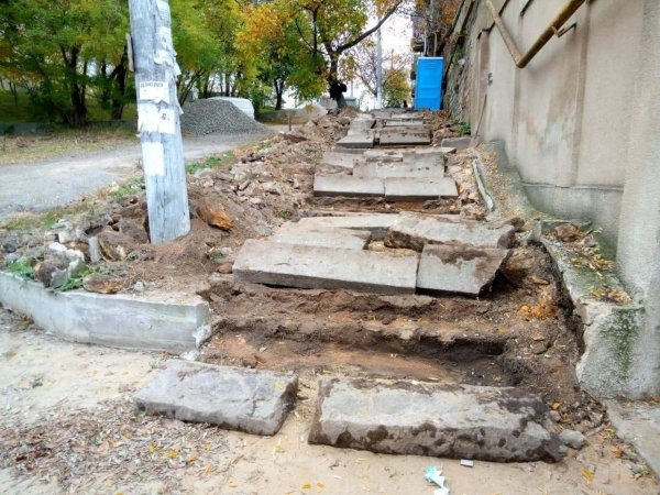 В Одессе начали ремонт Градоначальницкой лестницы: как это выглядит. Фото