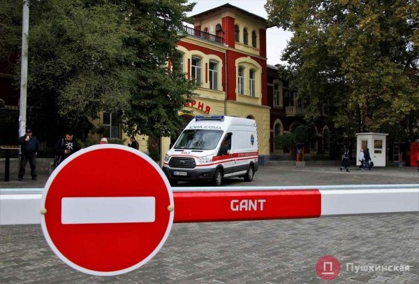 Возле одной из крупнейших больниц Одессы наконец-то сделают парковку, цена вопроса — 3 миллиона. Фото