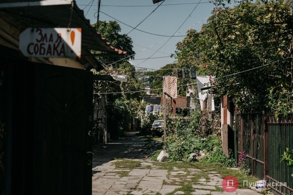 Нетуристическая Одесса, часть 1: смесь времен на окраине Молдаванки. Фоторепортаж