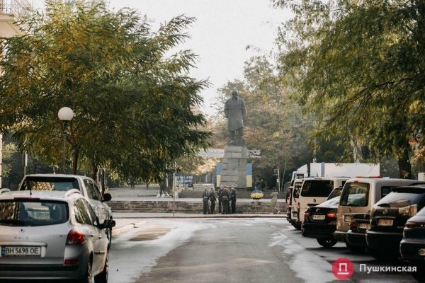 В Одессе почтили памятников защитников Украины. Фоторепортаж