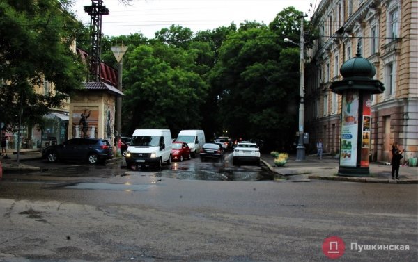 «Тепловые» раскопки в центре Одессы могут затронуть трафик на 4-х улицах и обойдутся почти в 27 миллионов
