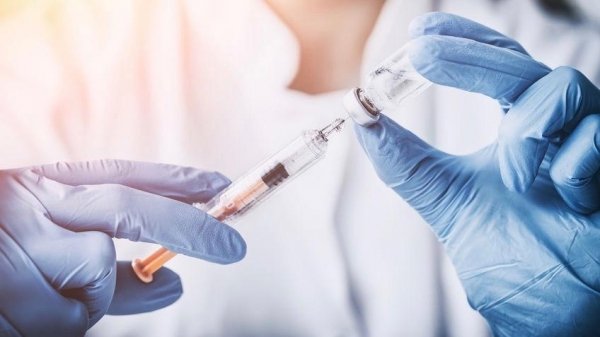 Обязательная вакцинация учителей: когда начнут отстранять от работы