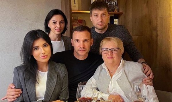 Племянница Шевченко решилась на фото в нижнем белье