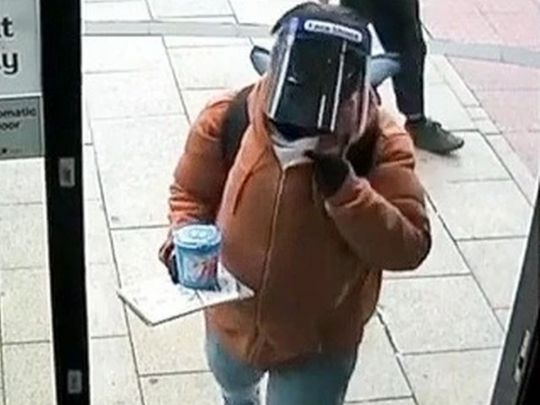 Студент-медик переодягнувся в жінку-товстушку, щоб облити колишню кохану кислотою