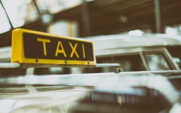 В Херсоне таксист спас мать с ребенком от жуткой смерти
