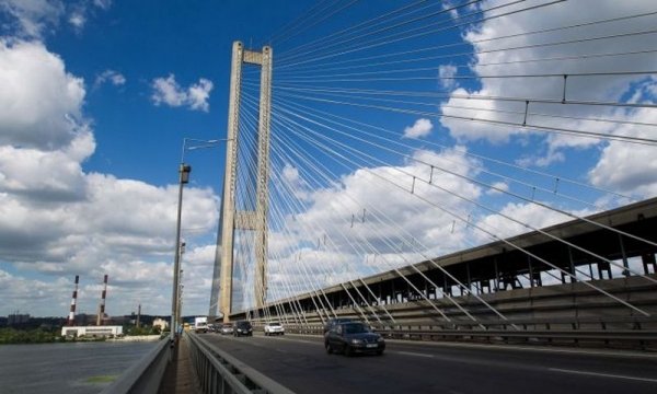 В Киеве на Южном мосту на 2,5 месяца ограничили движение