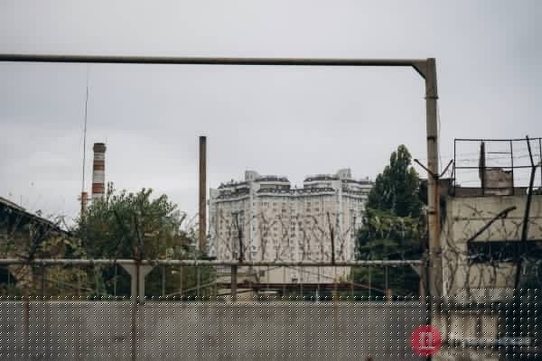 Нетуристическая Одесса, часть 2: смесь старого города и промзоны на Сахалинчике. Фоторепортаж