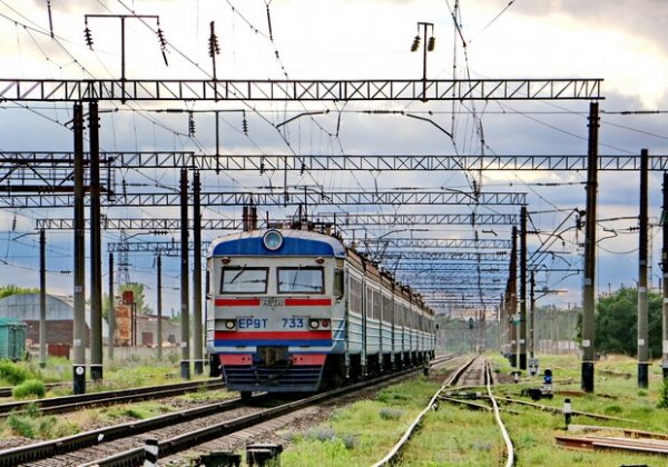 Жуткий случай: в электричке под Одессой мужчина угрожал пассажирам заточкой