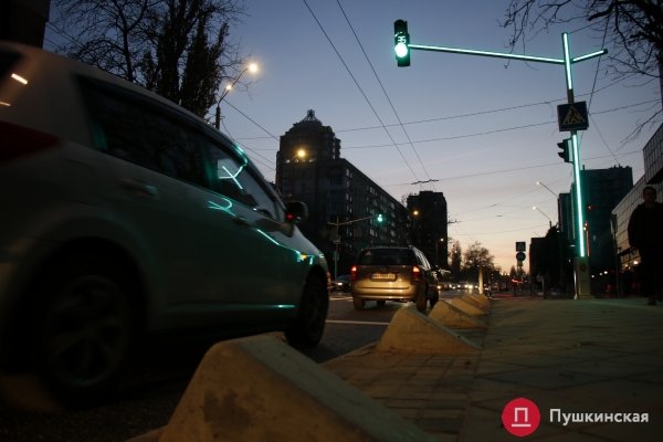 Как улица Черняховского выглядит после ремонта: велосипеды, новая разметка и светодиоды. Фоторепортаж