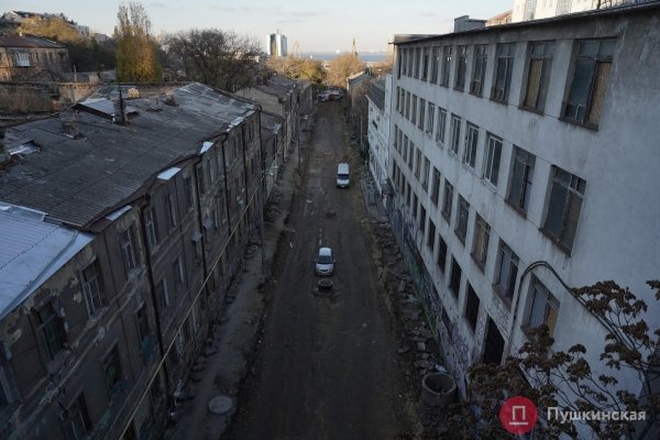 Капремонт Деволановского спуска: как продвигаются работы за 200 миллионов. Фото