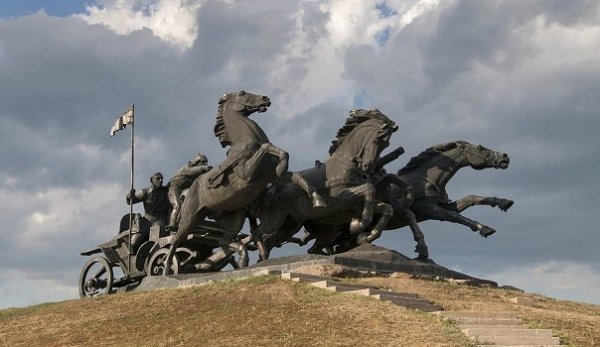 «Легендарная тачанка» в Каховке пострадала от охотников за металлоломом