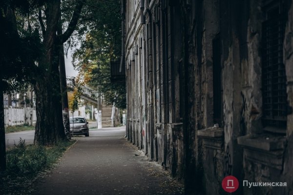 Нетуристическая Одесса, часть 2: смесь старого города и промзоны на Сахалинчике. Фоторепортаж